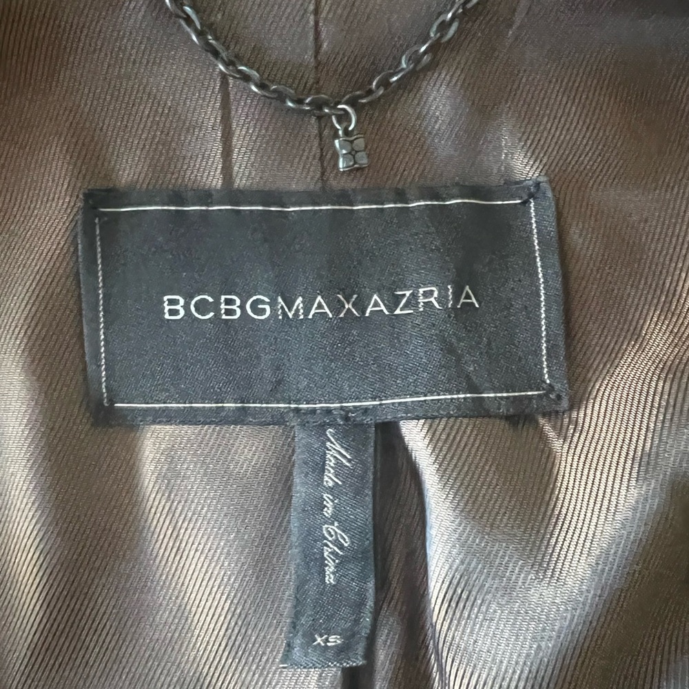 BCBG Maxazria faux suede cropped jacket. Asymmetrical moto style. XS. - Picture 5 of 7